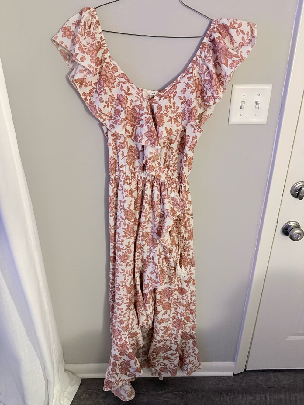 Blush Pink and Cream Floral V-Neck Blouse
